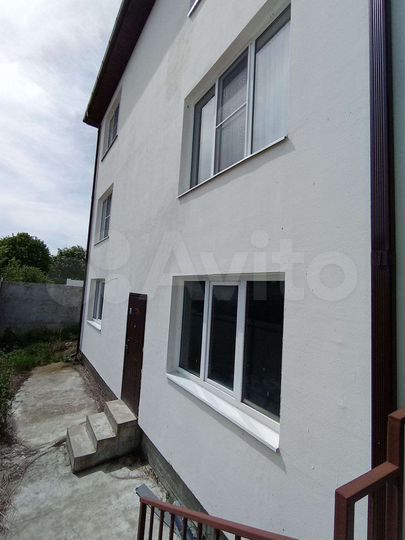 Дом 228 м² на участке 4 сот.