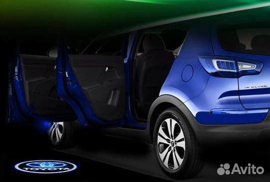 Проектор логотипа марки Toyota в дверь