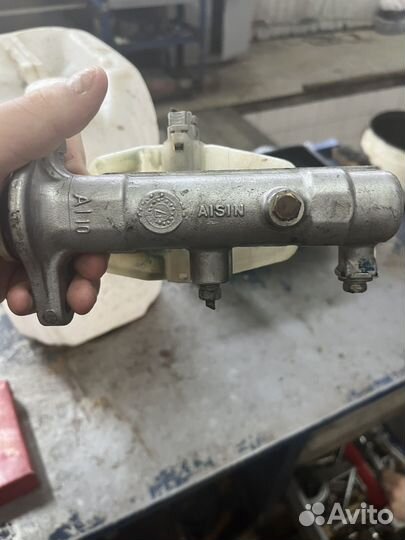 Тормозной цилиндр toyota gx 90