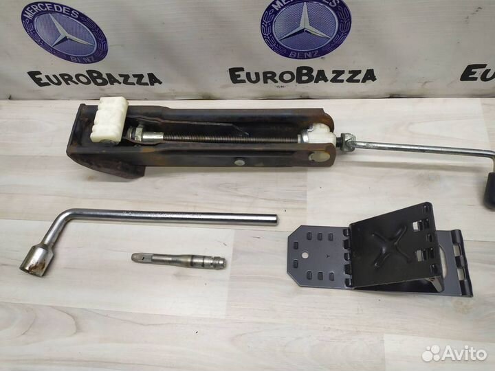 Дорожные инструменты Mercedes W221