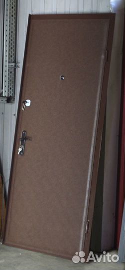 Дверь входная металлическая в квартиру