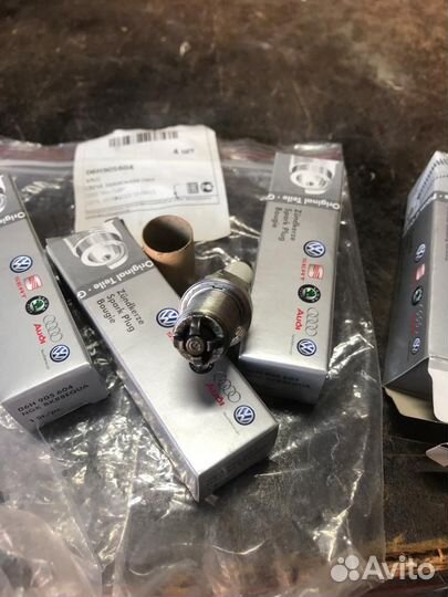 Свечи зажигания оригинал VW