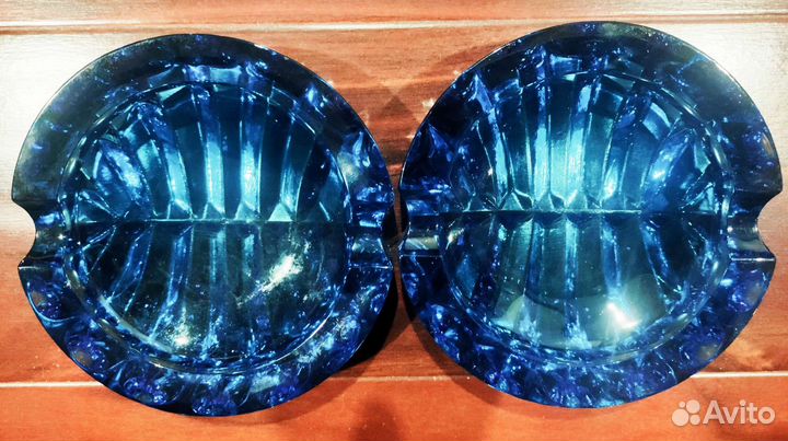 Пепельница времён СССР синего цвета