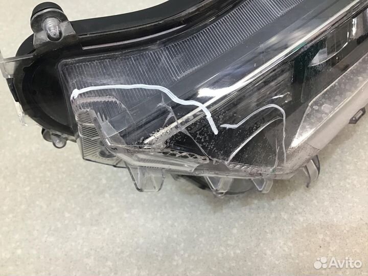 Фара левая Toyota RAV 4 2018