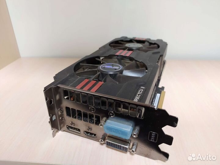 Видеокарта Radeon HD 7900