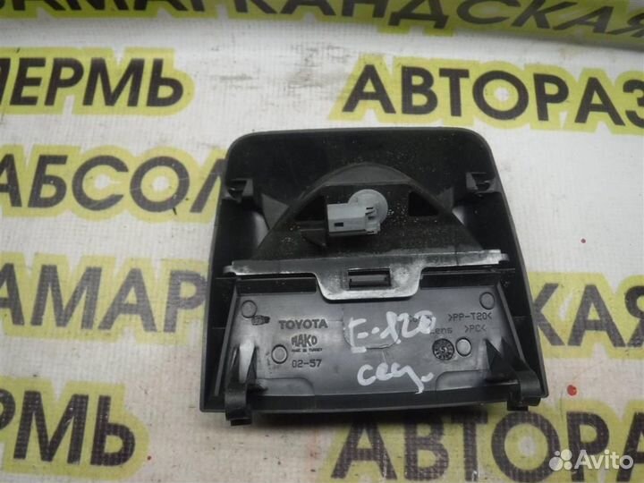 Фонарь задний (стоп сигнал) Toyota Corolla (E120)