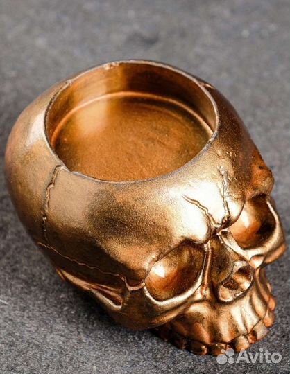 Череп подсвечник