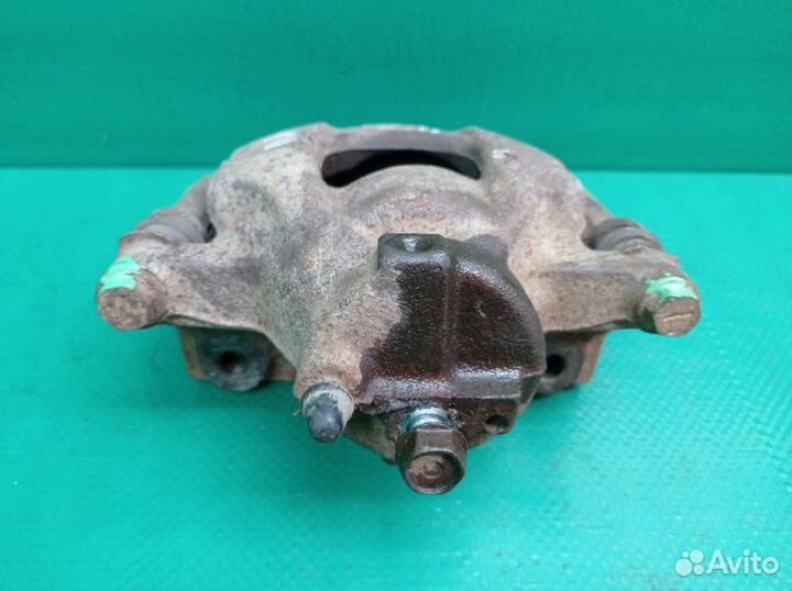 Суппорт тормозной передний левый Peugeot 107 купе