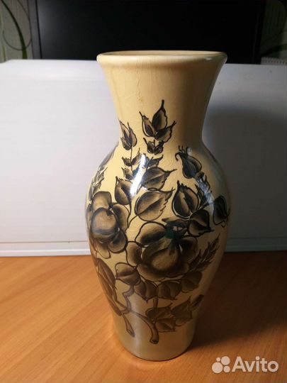 Большая керамическая ваза