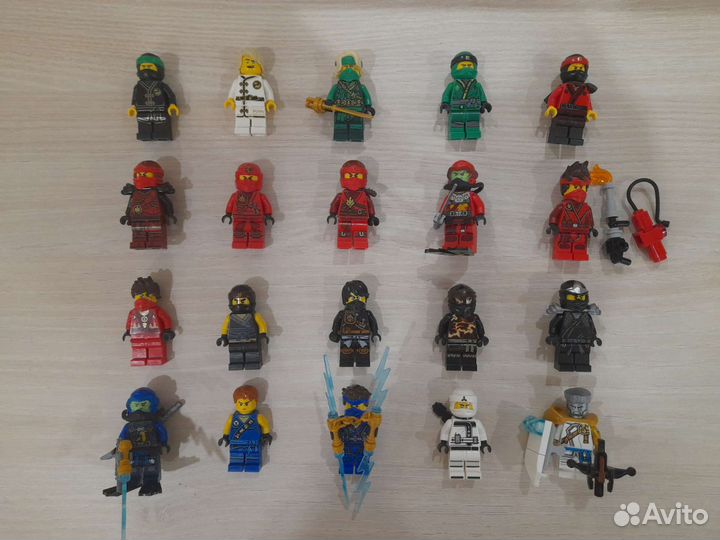 Lego минифигурки Ninjago, Chima, Nexo Knights