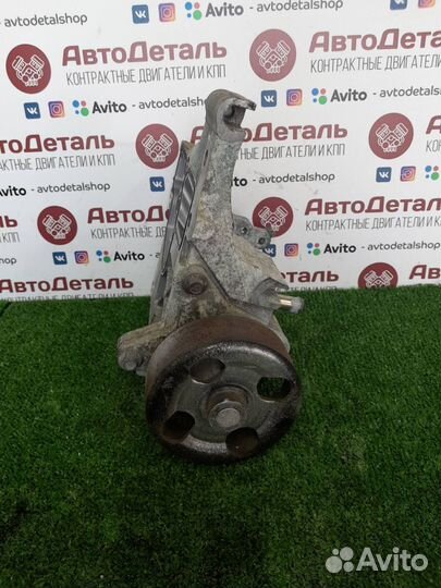 Водяная помпа Nissan Serena C25 2006 11061EN200