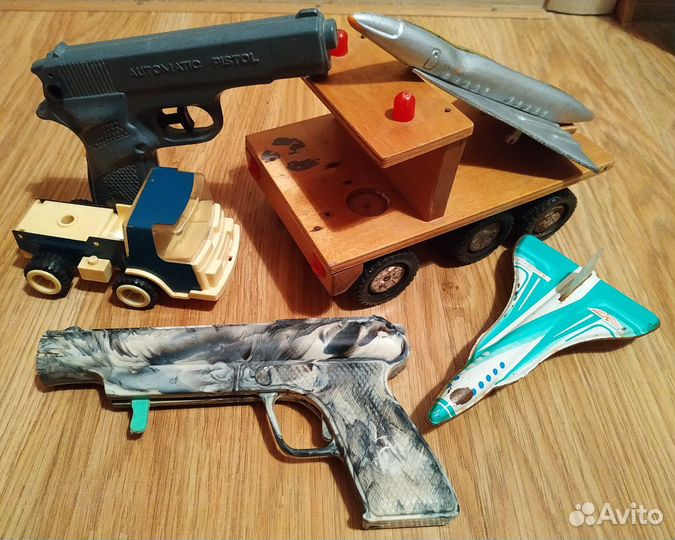 Игрушки СССР пистолет машинка самолёт