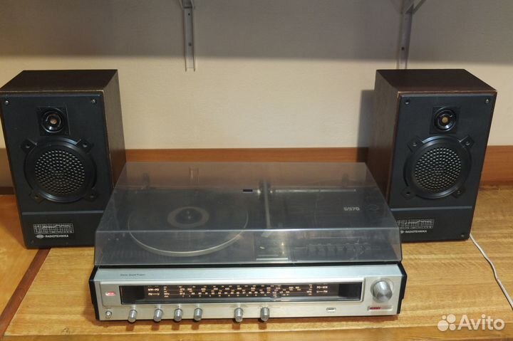 Проигрыватель винила, тюнер