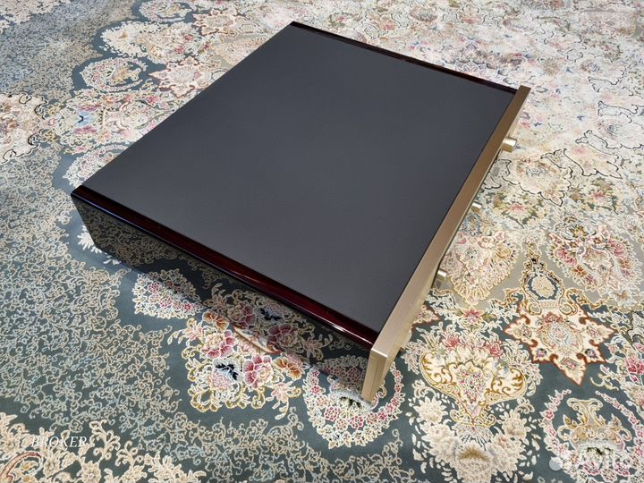 Stereo phono amplifier Accuphase C-27