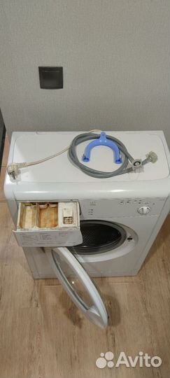 Стиральная машина бу Indesit wiun100