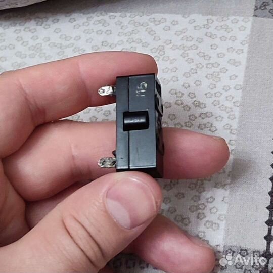 Микровыключатель д701