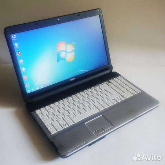 Ноутбук Fujitsu Siemens Core I3