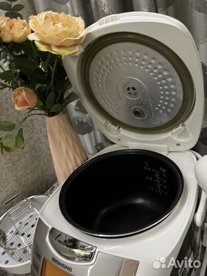 Мультиварка Redmont M4502