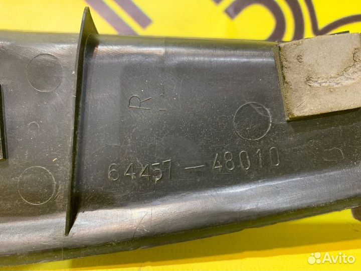 Накладка двери багажника задняя правая Toyota