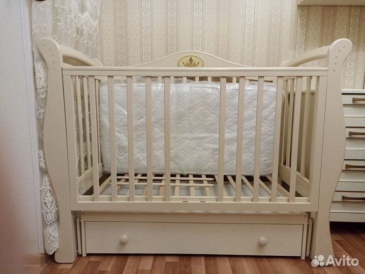 Детская кроватка