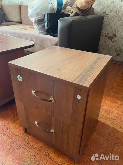 Тумба прикроватная