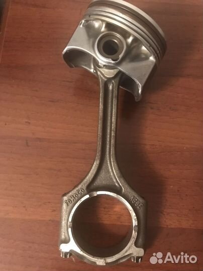 Поршни с шатунами в сборе