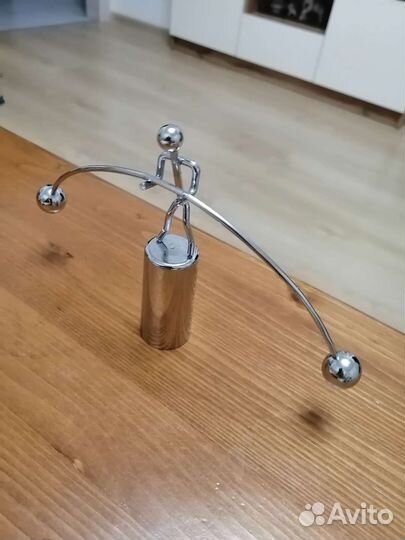 Маятник настольный баланс