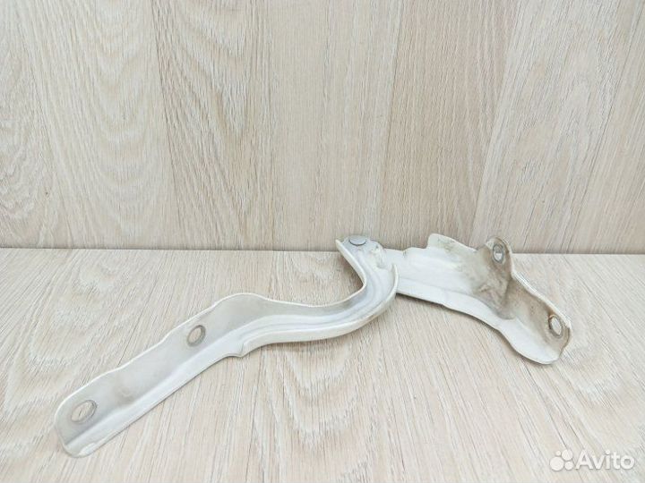 Петля капота правая Hyundai Solaris 2