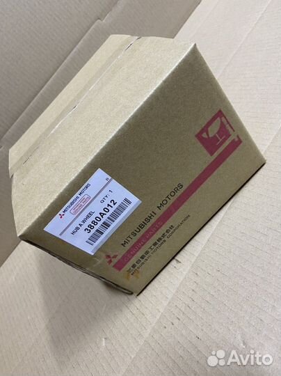 Ступица переднего колеса в сборе mitsubishi