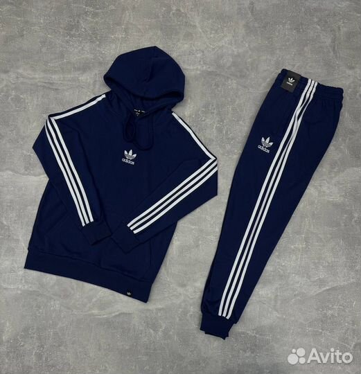 Костюм спортивный