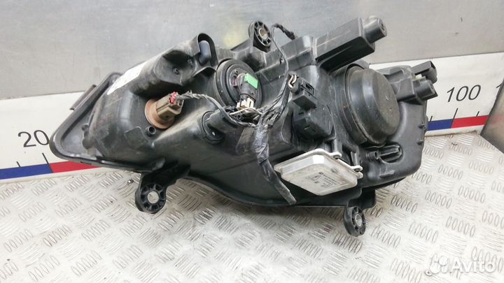 Фара Chrysler Voyager (2007-2010)