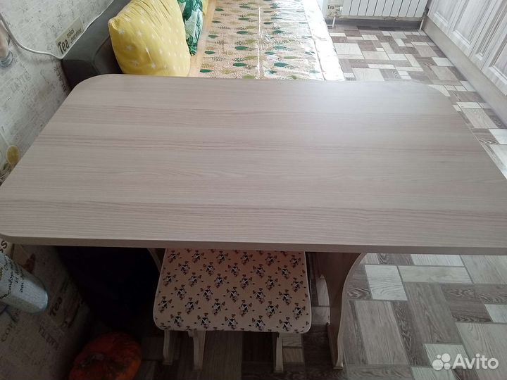 Кухонный стол