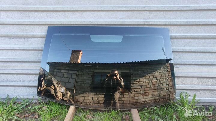 Стекло заднее Peugeot 408