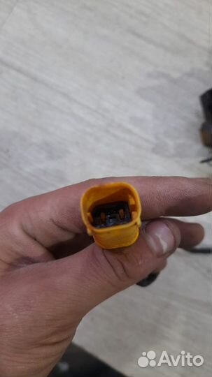 Замок капота правый Bmw 5 G 30 С 2017 Года