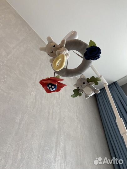 Детский мобиль в кроватку