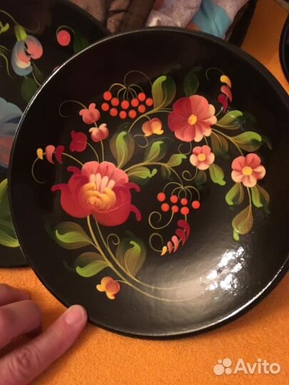 Блюдца и ложки декоративные