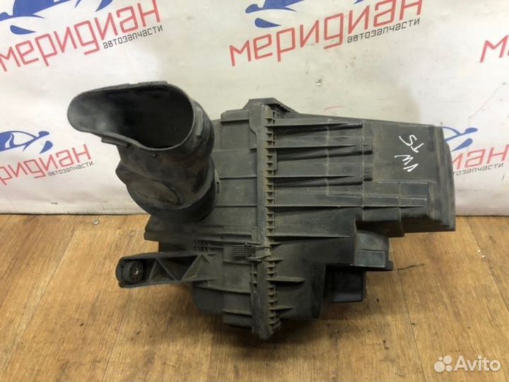 Корпус воздушного фильтра Volkswagen Transporter