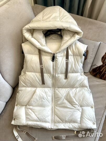 Жилетка Max Mara молочная