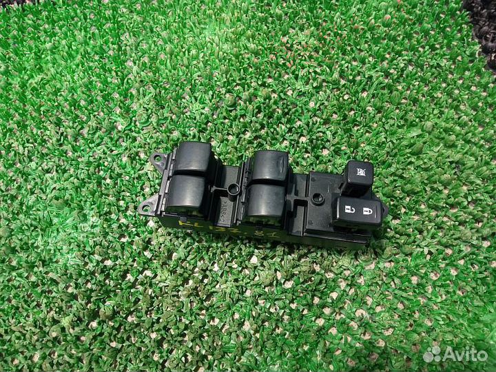 Блок управления стеклоподъемниками Mitsubishi Outl