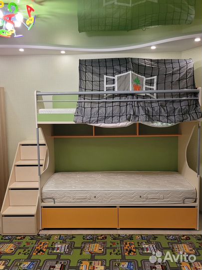 Двухъярусная кровать