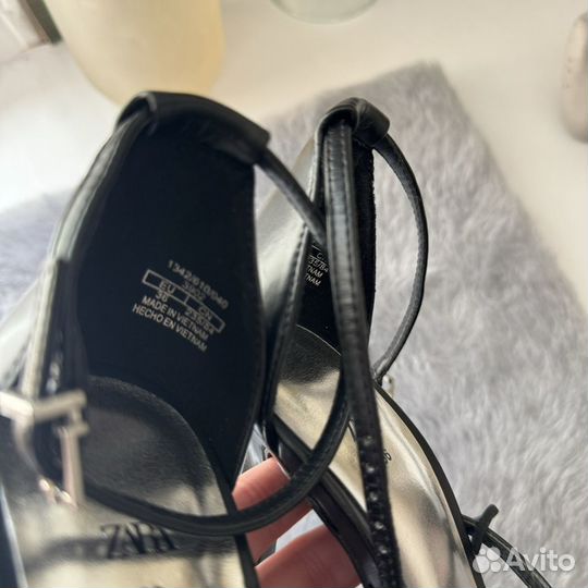 Босоножки zara 36 новые