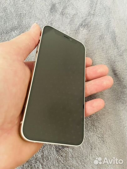 Телефон iPhone 12 mini