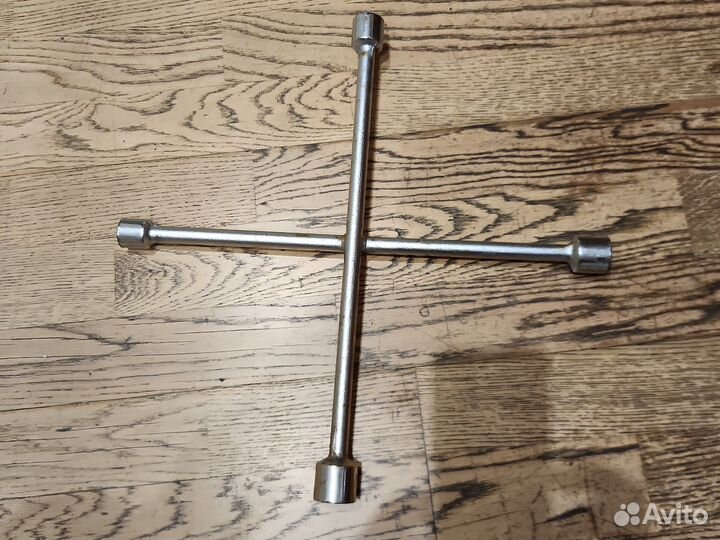 Ключ балонный крестообразный