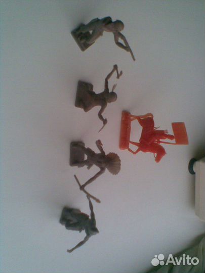 Статуэтки,Гжель,Колокольчик,Рулетка Коллекц.Новые