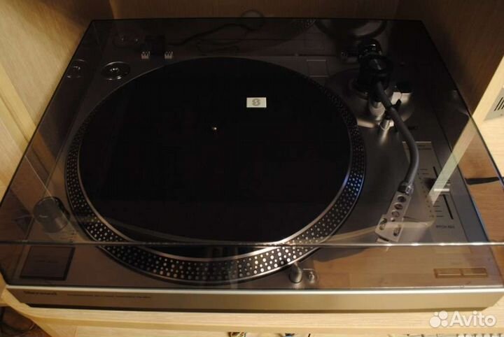 Виниловый проигрыватель