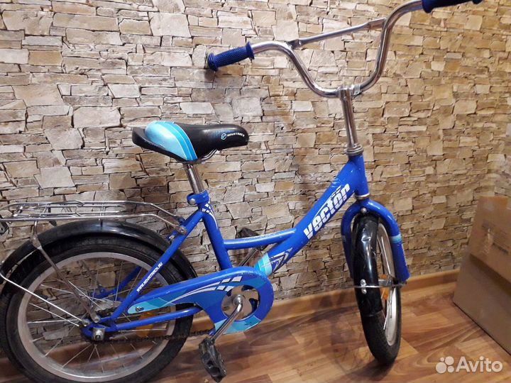 Продам велосипед на 3-6 лет,б/у,в хорошем состояни