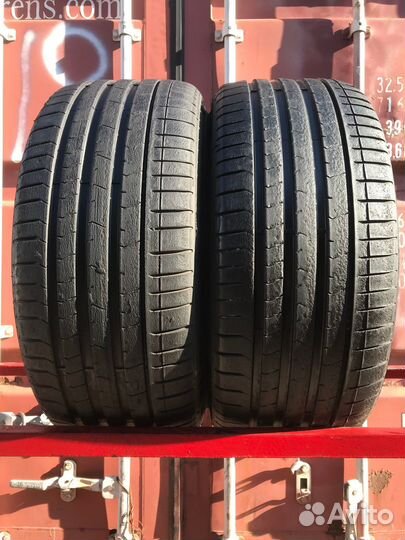 Pirelli P Zero PZ4 265/35 R20 99Y