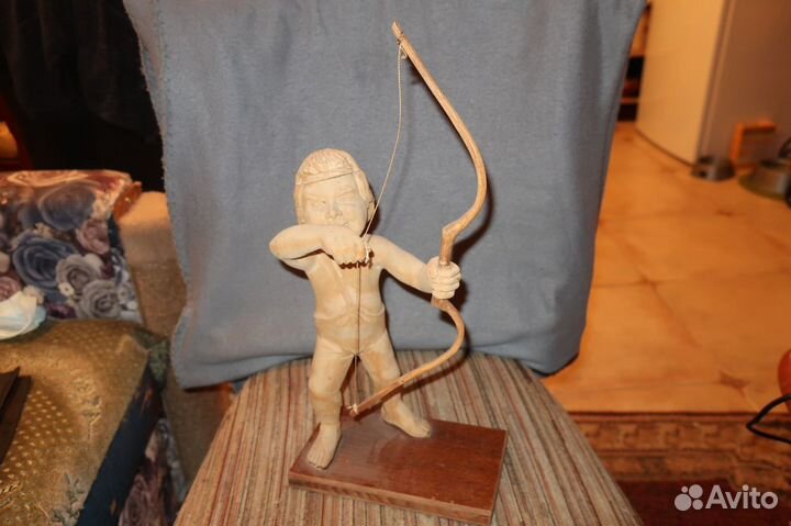 Статуэтка Робин-Гуд.Дерево,резьба