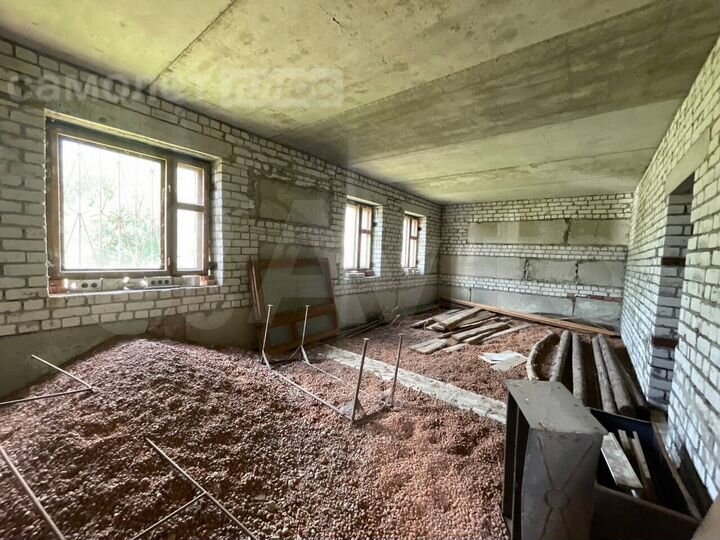 Дом 2000 м² на участке 2 га