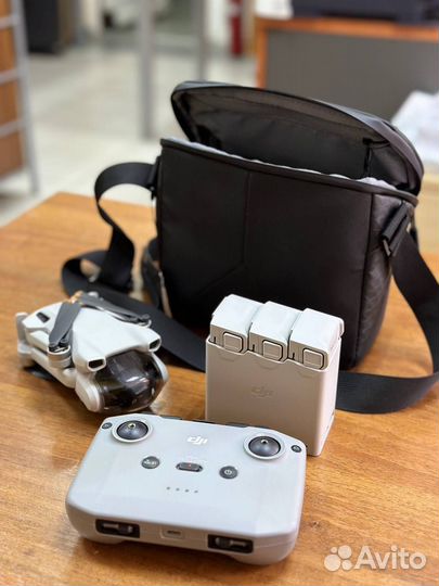 Квадрокоптер DJI Mini 3 Pro Fly More Combo + Сумка